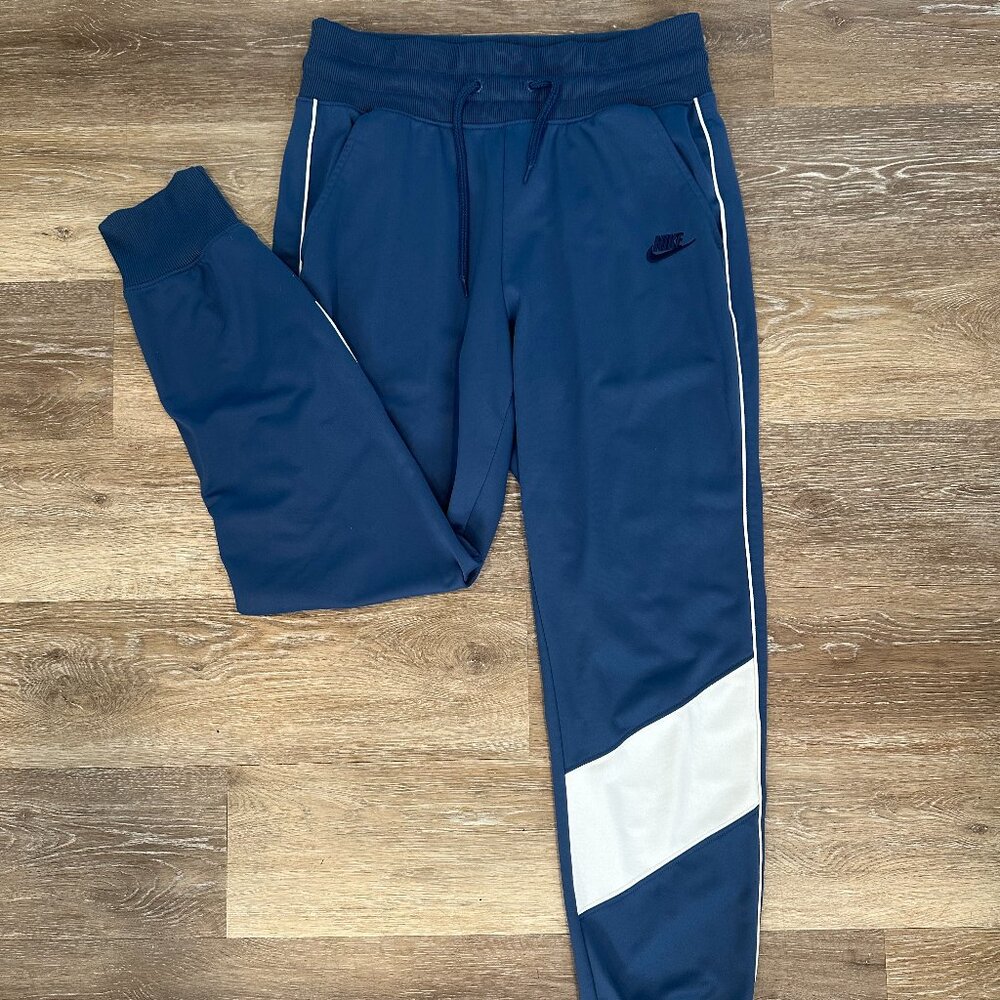 Nike Sportswear Heritage Track Pant, Women’s, Size Medium